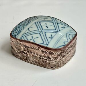 Antique Chinese Porcelain Blue & White Pottery Shard Box in Silver & White Brass